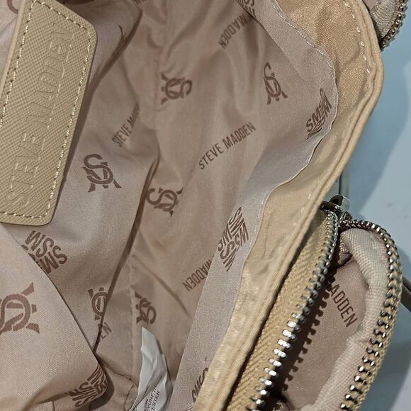 Steve Madden Crossbody Bag with included coin pouch - Picture 11 of 16